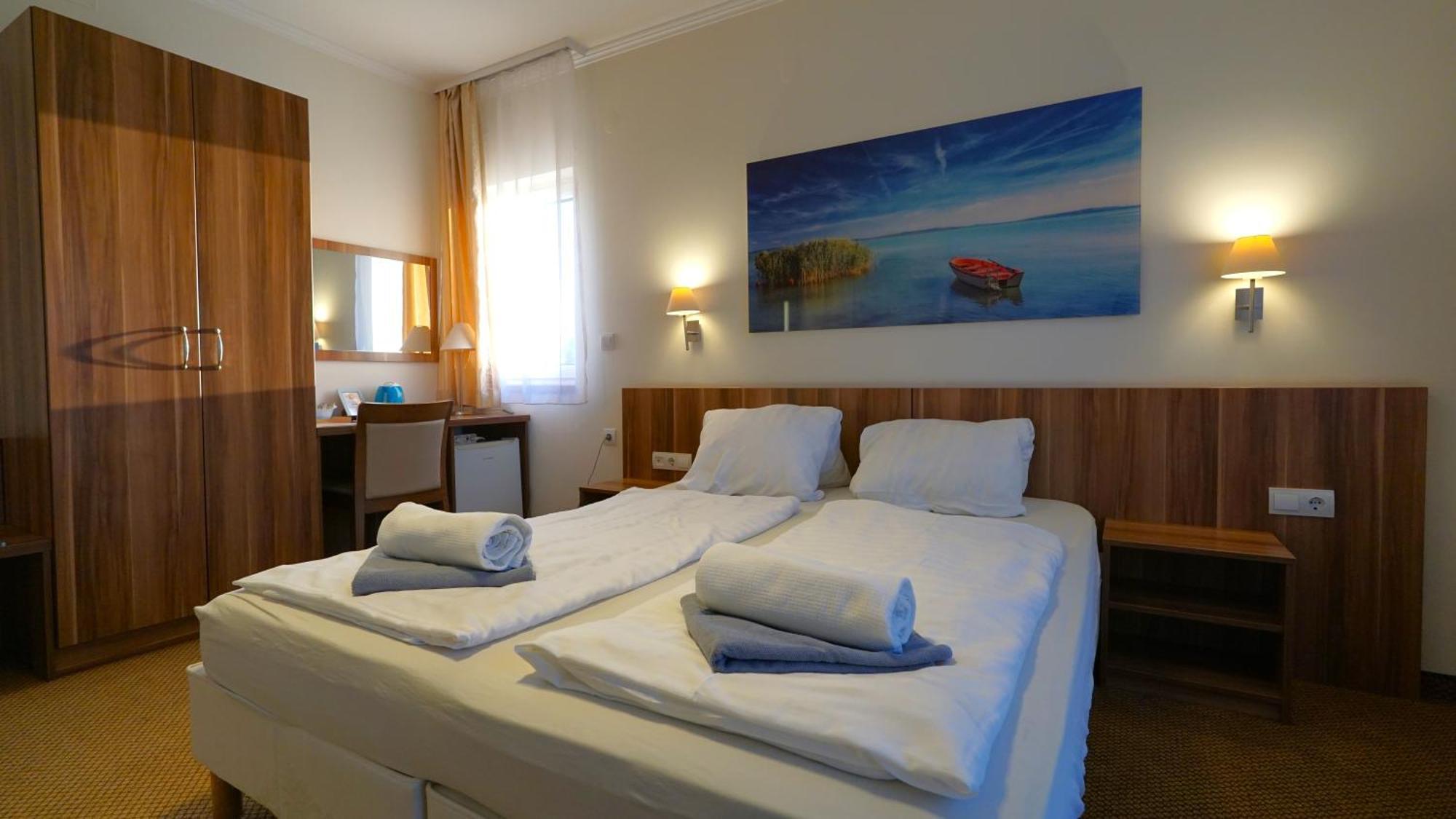 Balaton Colors Beach Hotel Siófok Exterior foto